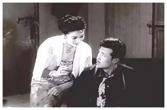 工刺杀毛主席反中我方“美男计”冰球突破1969年美国派女特(图11)