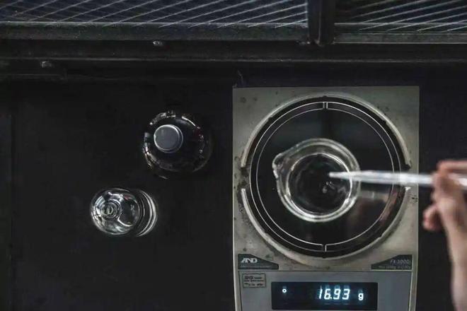 ：看见工艺、香气与城市美学的多重新信号冰球突破游戏网站“伊”手快报 月初新意(图8)