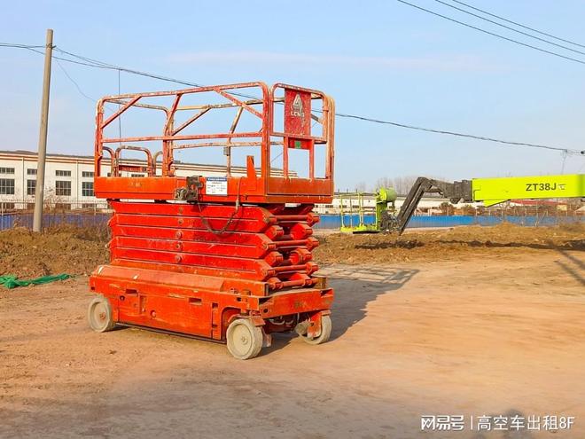 县履带剪刀高空车租赁冰球突破技巧潍坊临朐(图2)